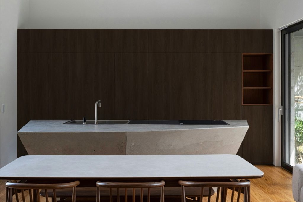 Atina Walnut